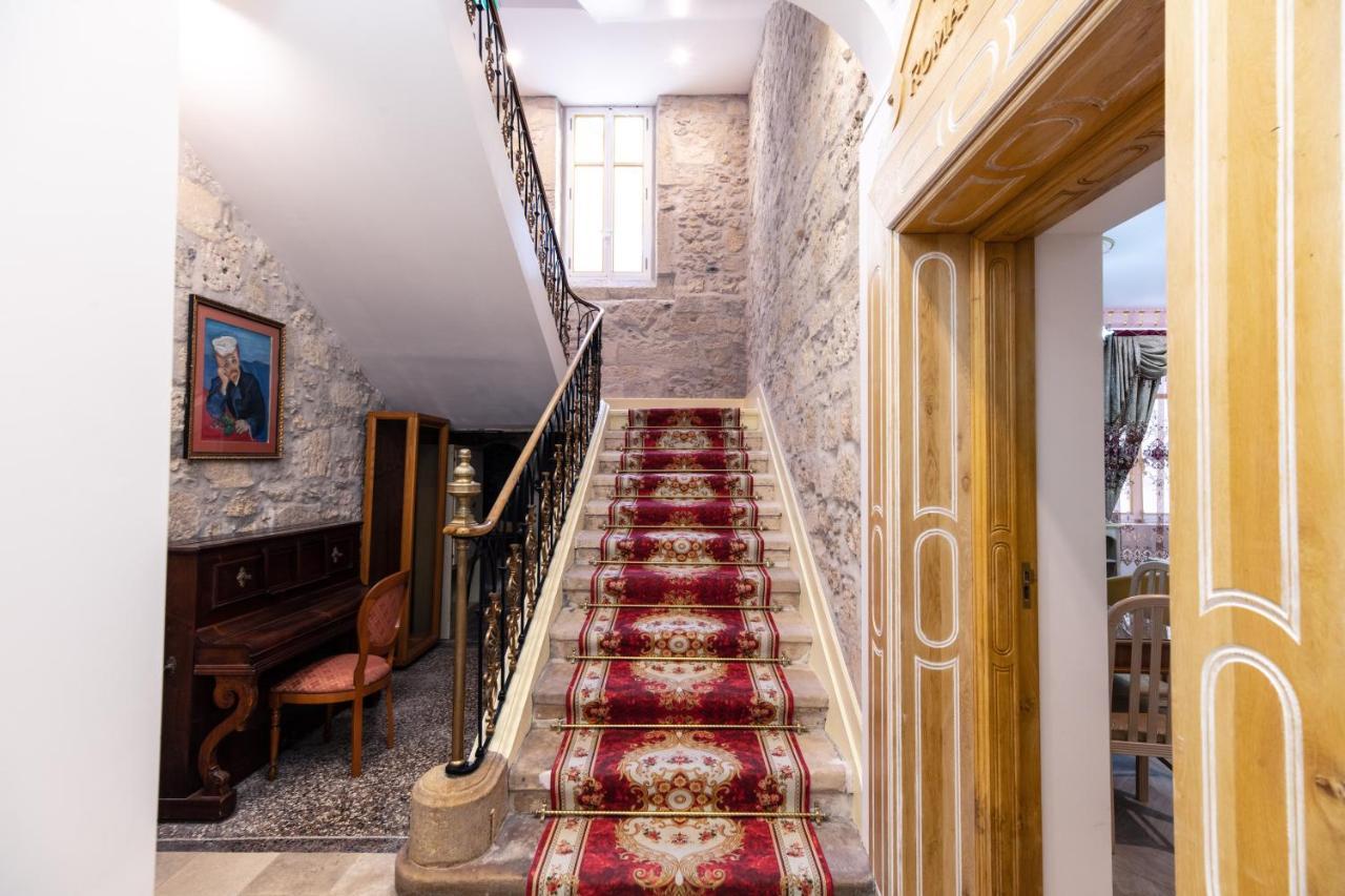 Chambre A Baldaquin Maison De L'Eglise Du Couvent Нарбонна Экстерьер фото